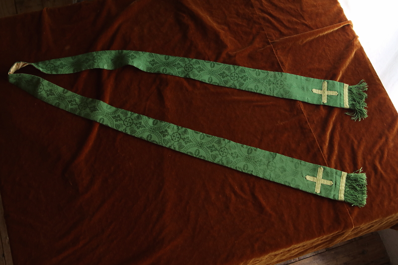 司祭の祭服　カトリック　アザミ　アンティークストリュフ
