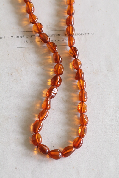 アンバービーズネックレス　ヴィンテージ　ヨーロッパ　アンティークストリュフ