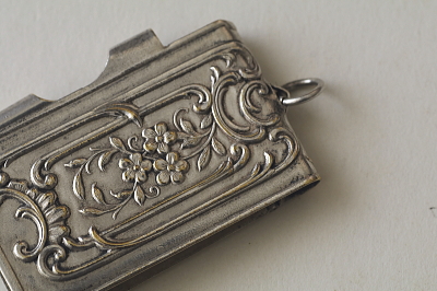 鈴蘭のカルネドバル　フランス　アンティークストリュフ