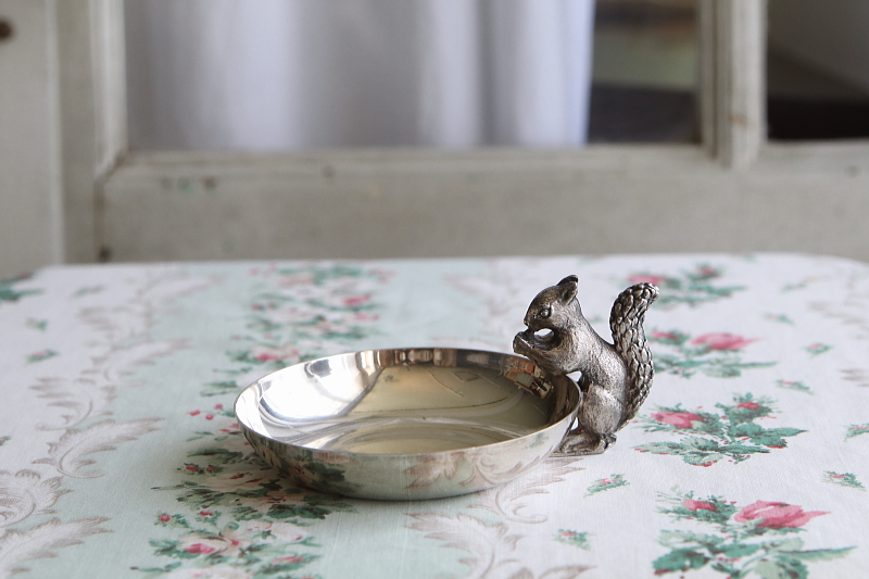 リスのナッツディッシュ　PARKIN SILVERSMITHS ltd イギリス　アンティークストリュフ