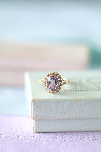 オーバルカットアメシストリング　イギリス　アンティークストリュフ 20250430