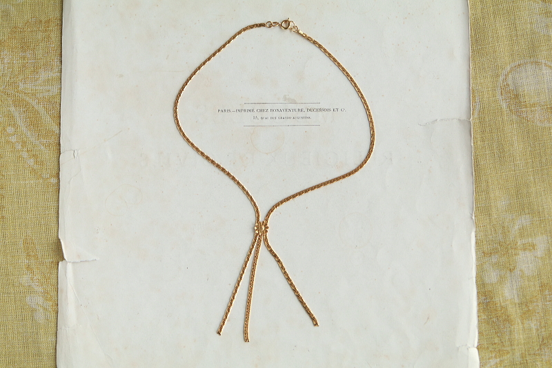 デイジーのゴールドカラーネックレス　イギリス　アンティークストリュフ