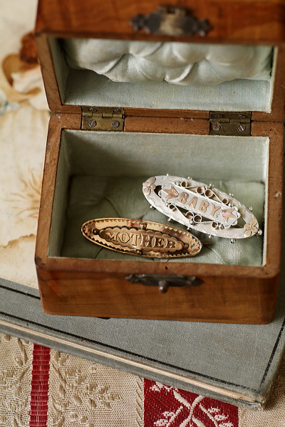 MOTHER AND BABY ブローチ　ヴィクトリアン　イギリス アンティークストリュフ 20250923