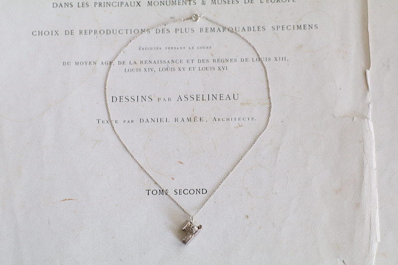 靴の家のシルバーチャーム　ヴィンテージ　イギリス　アンティークストリュフ