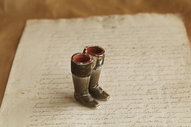 ポーセリンの小さなブーツ　ドイツ　 アンティークストリュフ