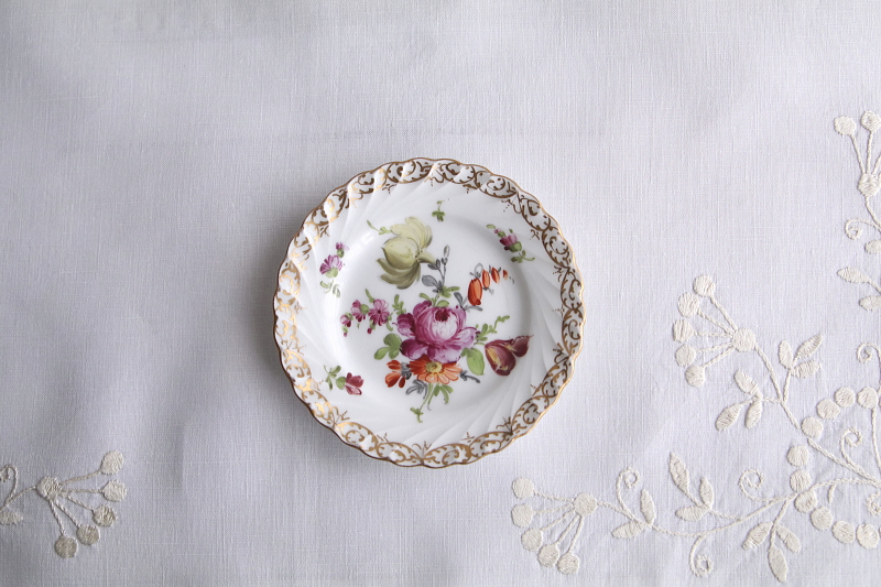 ドレスデンの花の小皿　ドイツ　アンティークストリュフ