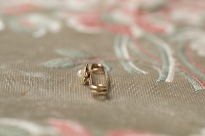 パールの小花のゴールドベビーピン　イギリス　アンティークストリュフ