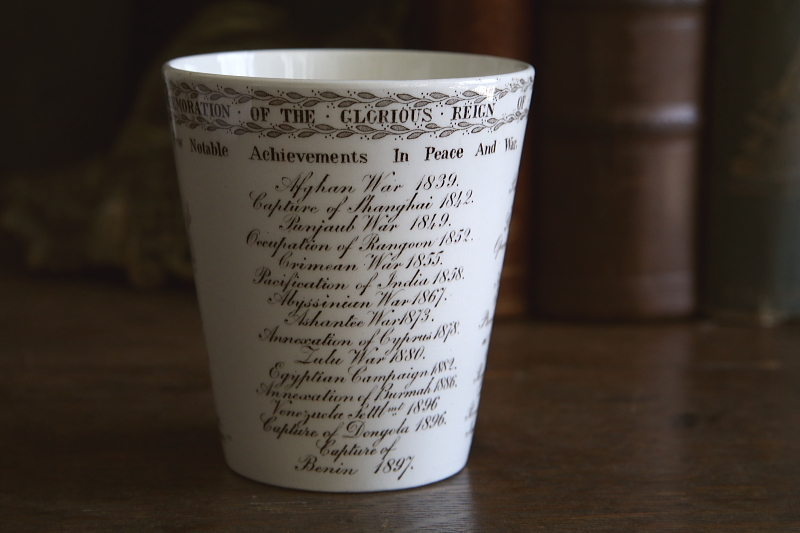 ヴィクトリア女王　ダイヤモンド・ジュビリービーカー　minton ミントン　イギリス　アンティークストリュフ