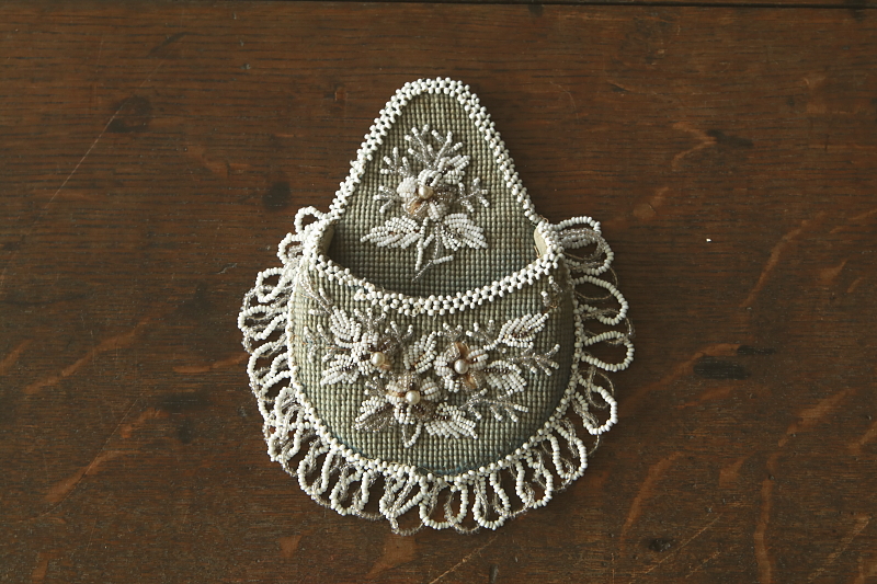 ヴィクトリアンビーズワークウォッチポケット　イギリス　アンティークストリュフ