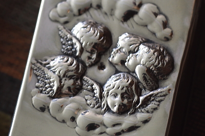 エンジェルズヘッズのシルバーマッチカバー　ジョシュア・レイノルズ　イギリス　アンティークストリュフ