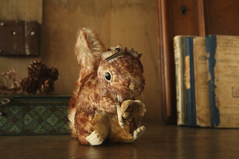 リスのperri steiff シュタイフ　ペリ　ドイツ　アンティークストリュフ