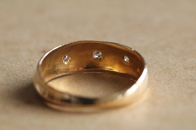 3ストーンダイヤモンドジプシーリング　三つ星　エンゲージリング　マリッジリング　イギリス アンティークストリュフ