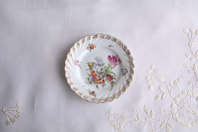 ドレスデンの花の小皿　ドイツ　アンティークストリュフ