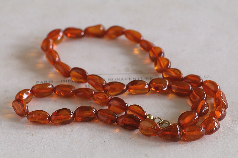 アンバービーズネックレス　ヴィンテージ　ヨーロッパ　アンティークストリュフ