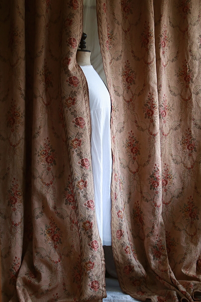 薔薇とリボンのゴブランカーテン　フランス　アンティークストリュフ 20250603