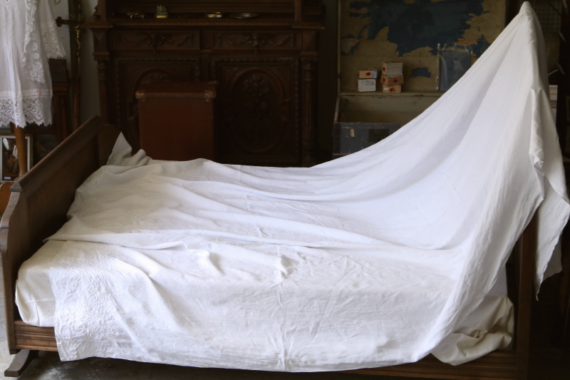 エンブロイダリー　ファインリネンシーツ　フランス　アンティークストリュフ