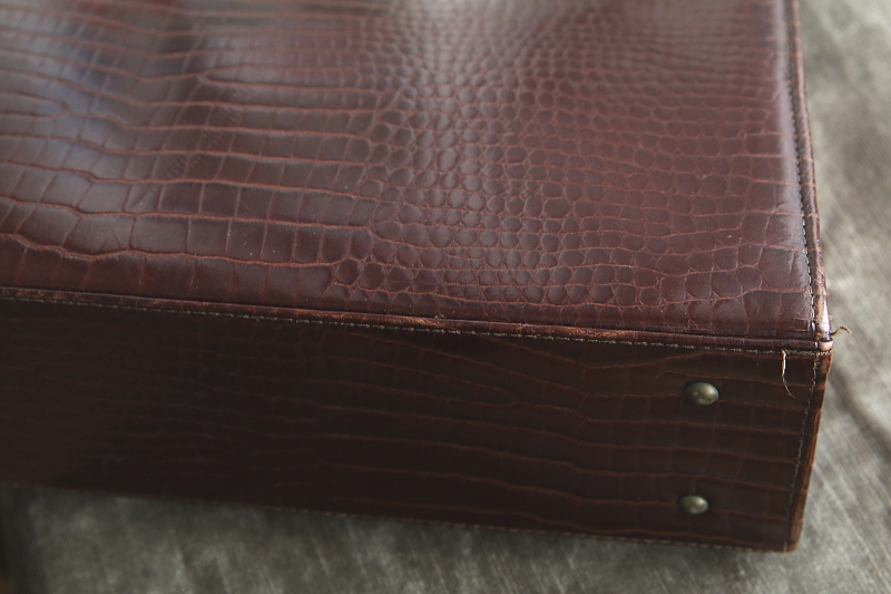 バーガンディレザーのハンドバッグ　イギリス　アンティークストリュフ