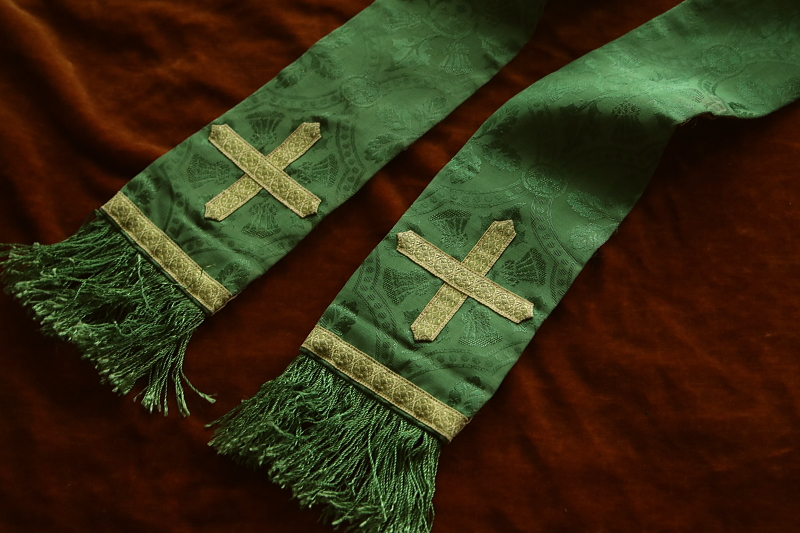 司祭の祭服　カトリック　アザミ　アンティークストリュフ