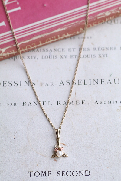 ツートーンゴールド　ベビーパールペンダント　ヴィンテージジュエリー　イギリス　アンティークストリュフ 20251218