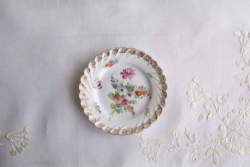 ドレスデンの花の小皿　ドイツ　アンティークストリュフ