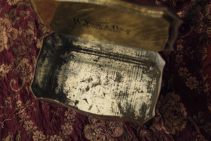 Mcvitie and Price　マクビティ　ビスケット缶　アンティークストリュフ