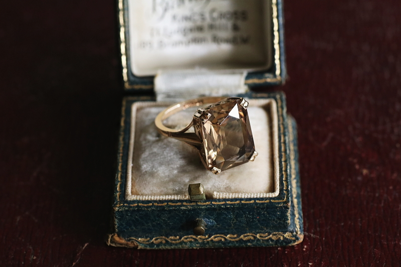 レクタングルスモーキークォーツリング　水晶　イギリス　アンティークストリュフ