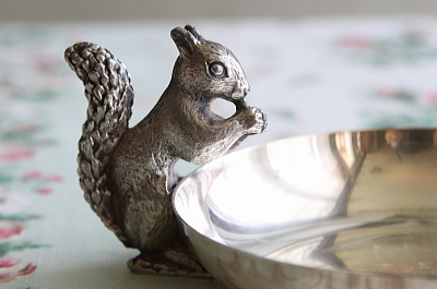 リスのナッツディッシュ　PARKIN SILVERSMITHS ltd イギリス　アンティークストリュフ