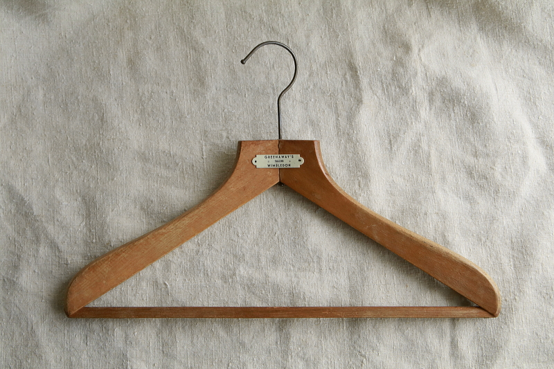 テイラーの木製ハンガー　イギリス　アンティークストリュフ