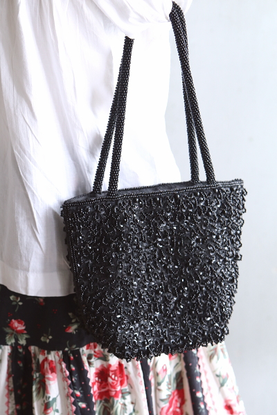 ヴィンテージビーズバッグ　黒ガラス　イギリス　アンティークストリュフ 20250716