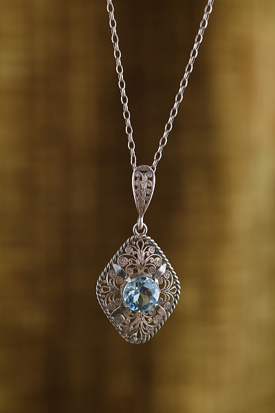 シルバーフィリグリー　ブルーグラスペンダント　ヨーロッパ アンティークストリュフ