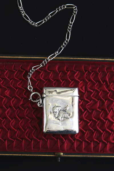 チェラブのシルバーヴェスタケース　ヴィクトリアン　イギリス　アンティークストリュフ 20251017