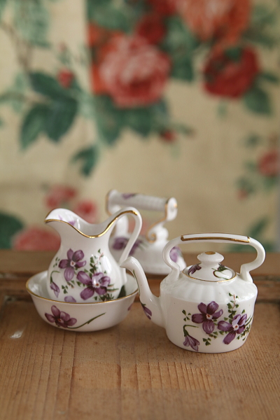 スミレのミニチュア陶器　hammersley イギリス アンティークストリュフ 20260114