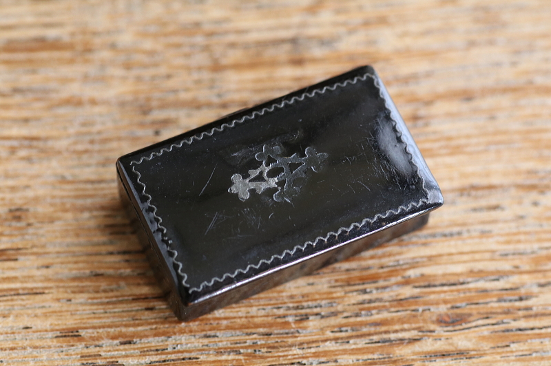 パピエマシェのスナッフボックス　イギリス　ヴィクトリアン アンティークストリュフ