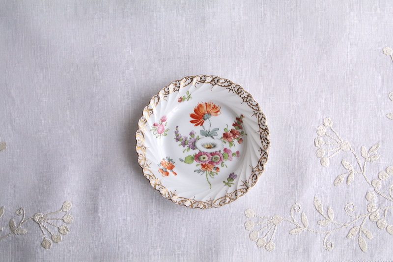 ドレスデンの花の小皿　ドイツ　アンティークストリュフ