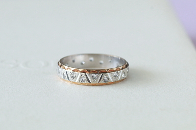 ホワイトスピネルエタニティリング　イギリス　アンティークストリュフ