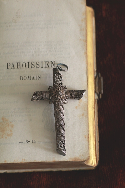 オールドシルバーフィリグリーペンダント　ヨーロッパ　アンティークストリュフ