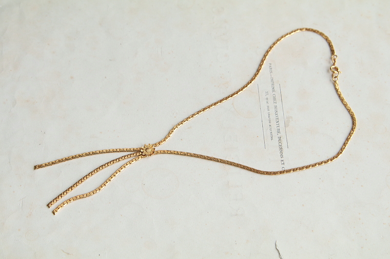 デイジーのゴールドカラーネックレス　イギリス　アンティークストリュフ