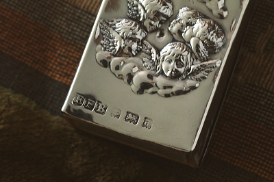 エンジェルズヘッズのシルバーマッチカバー　ジョシュア・レイノルズ　イギリス　アンティークストリュフ