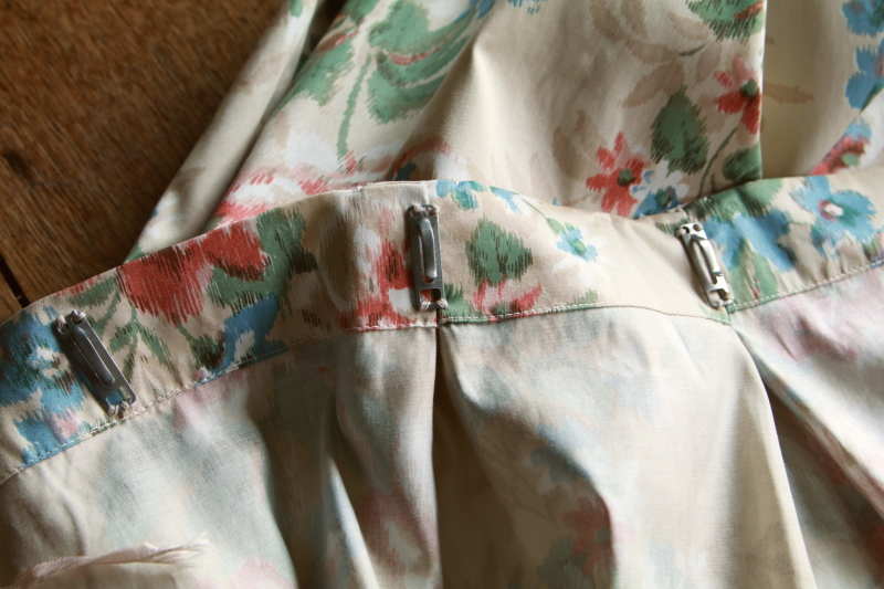 ローズプリントカーテン　イギリス　アンティークストリュフ