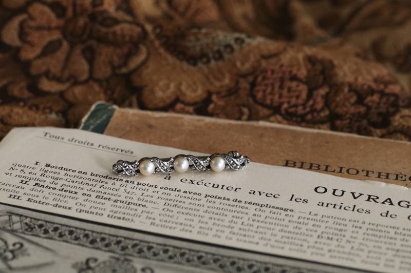 パールとマーカサイトのバーブローチ　ヨーロッパ アンティークストリュフ