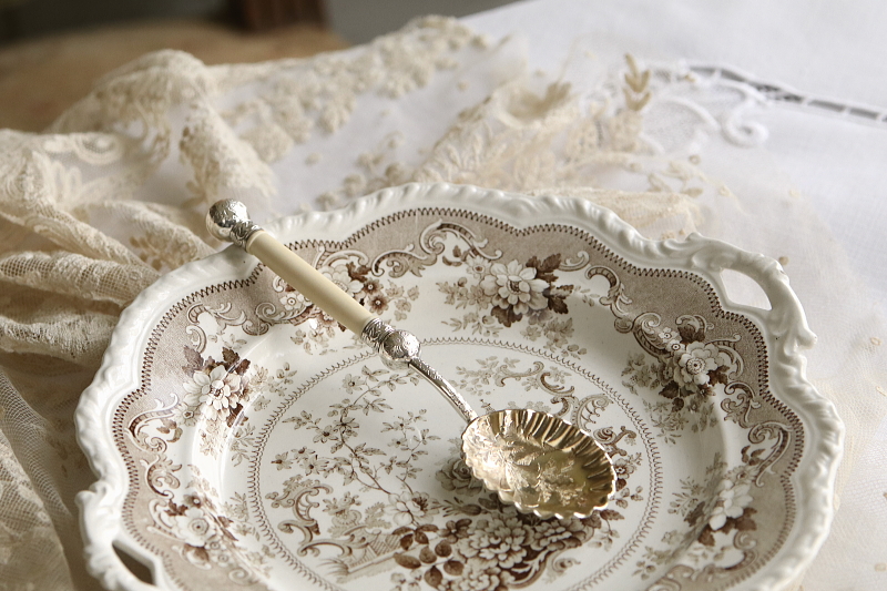 アイボリーハンドルのサービングスプーン　ヴィクトリアン　イギリス　アンティークストリュフ