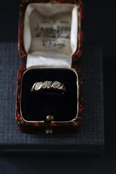 ダイヤモンドストライプリング　イギリス　アンティークストリュフ 202602025