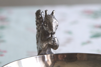リスのナッツディッシュ　PARKIN SILVERSMITHS ltd イギリス　アンティークストリュフ