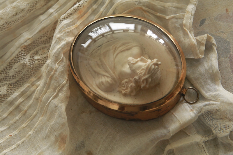 海泡石のイエス胸像　ガラスドーム　フランス　アンティークストリュフ