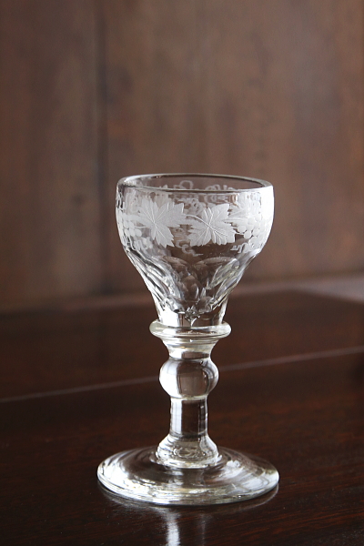 葡萄文カットクリスタルリキュールグラス　ヴィクトリアン　イギリス　アンティークストリュフ