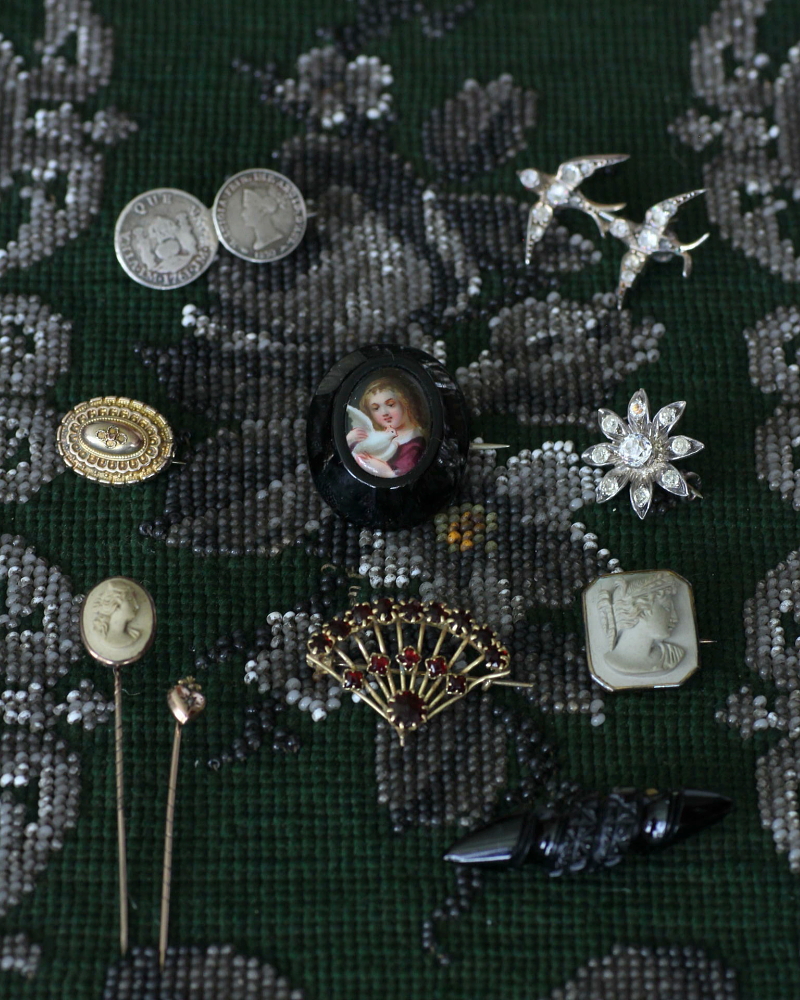 ミニアチュール　ジェット　ブローチ　アンティークジュエリー　イギリス　アンティークストリュフ 20251211