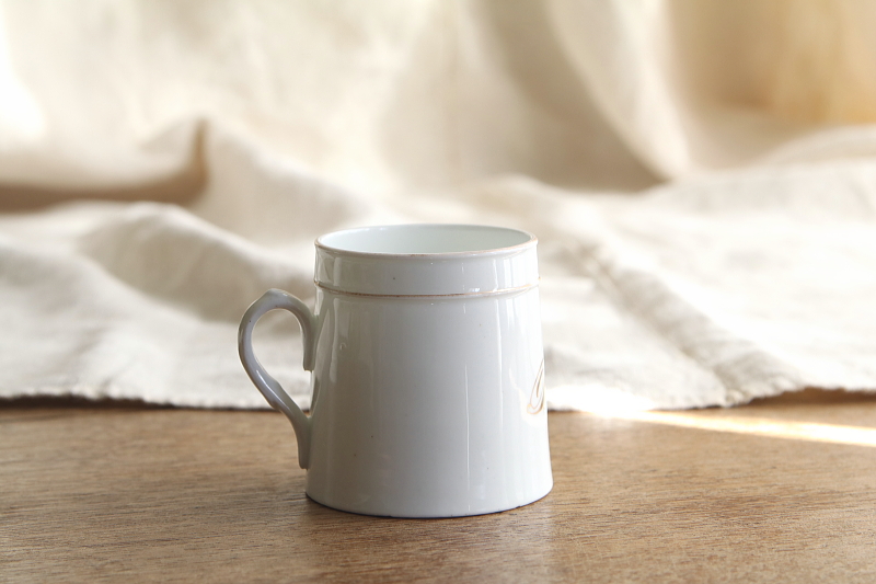 ヴィクトリアンボーンチャイナマグ　イギリス アンティークストリュフ