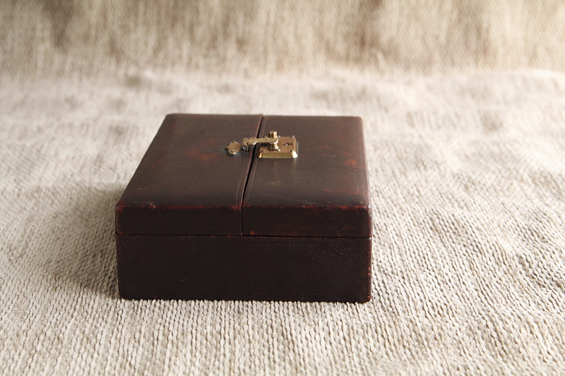 モロッコレザー　ジュエリーケース　イギリス　アンティークストリュフ