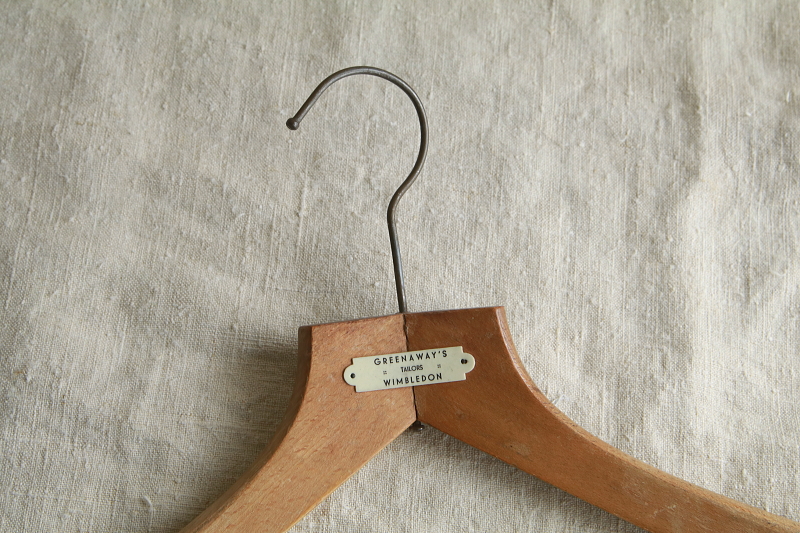 テイラーの木製ハンガー　イギリス　アンティークストリュフ