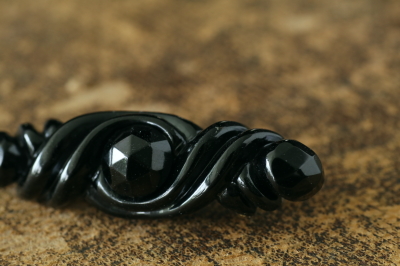 ヴィクトリアンジェットブローチ　アンティークジュエリー　ヴィンテージアクセサリー　アンティークストリュフ